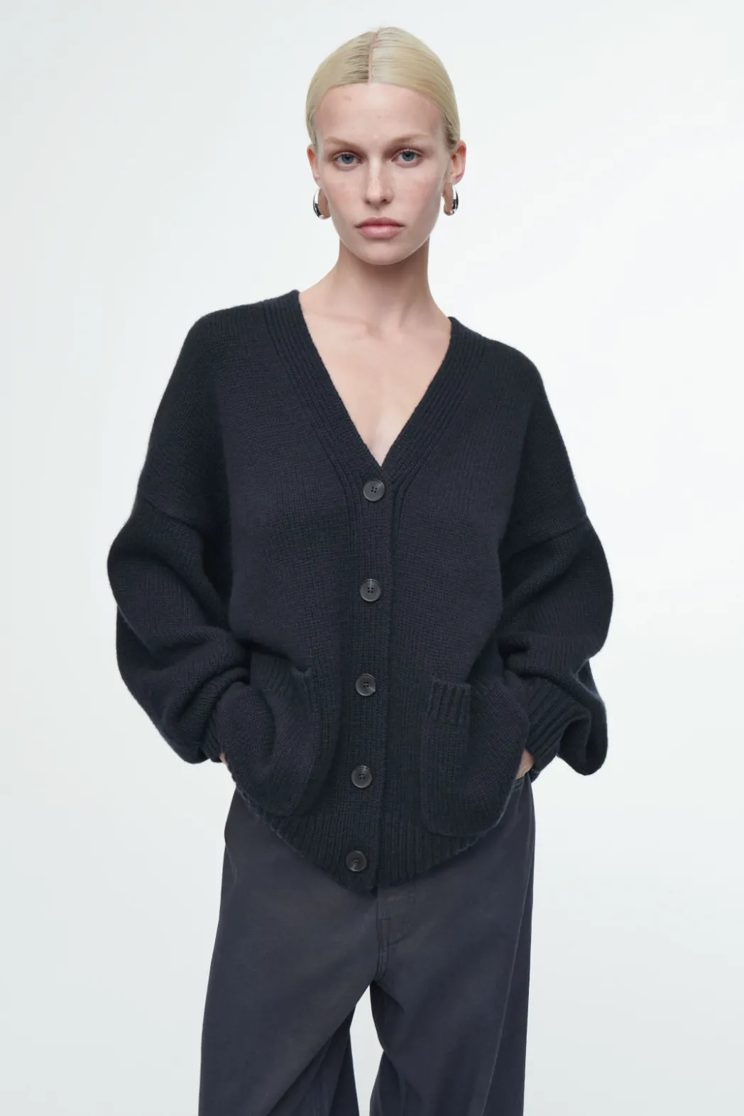 Clearance COS CHUNKY CASHMERE-BLEND CARDIGAN NAVY