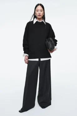 Outlet COS CHUNKY PURE CASHMERE CREW-NECK SWEATER BLACK