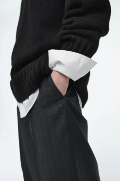 Outlet COS CHUNKY PURE CASHMERE CREW-NECK SWEATER BLACK