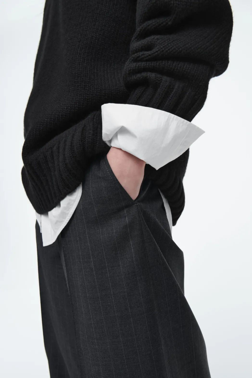 Outlet COS CHUNKY PURE CASHMERE CREW-NECK SWEATER BLACK