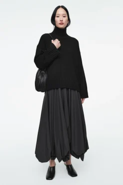 Outlet COS CHUNKY PURE CASHMERE TURTLENECK SWEATER BLACK