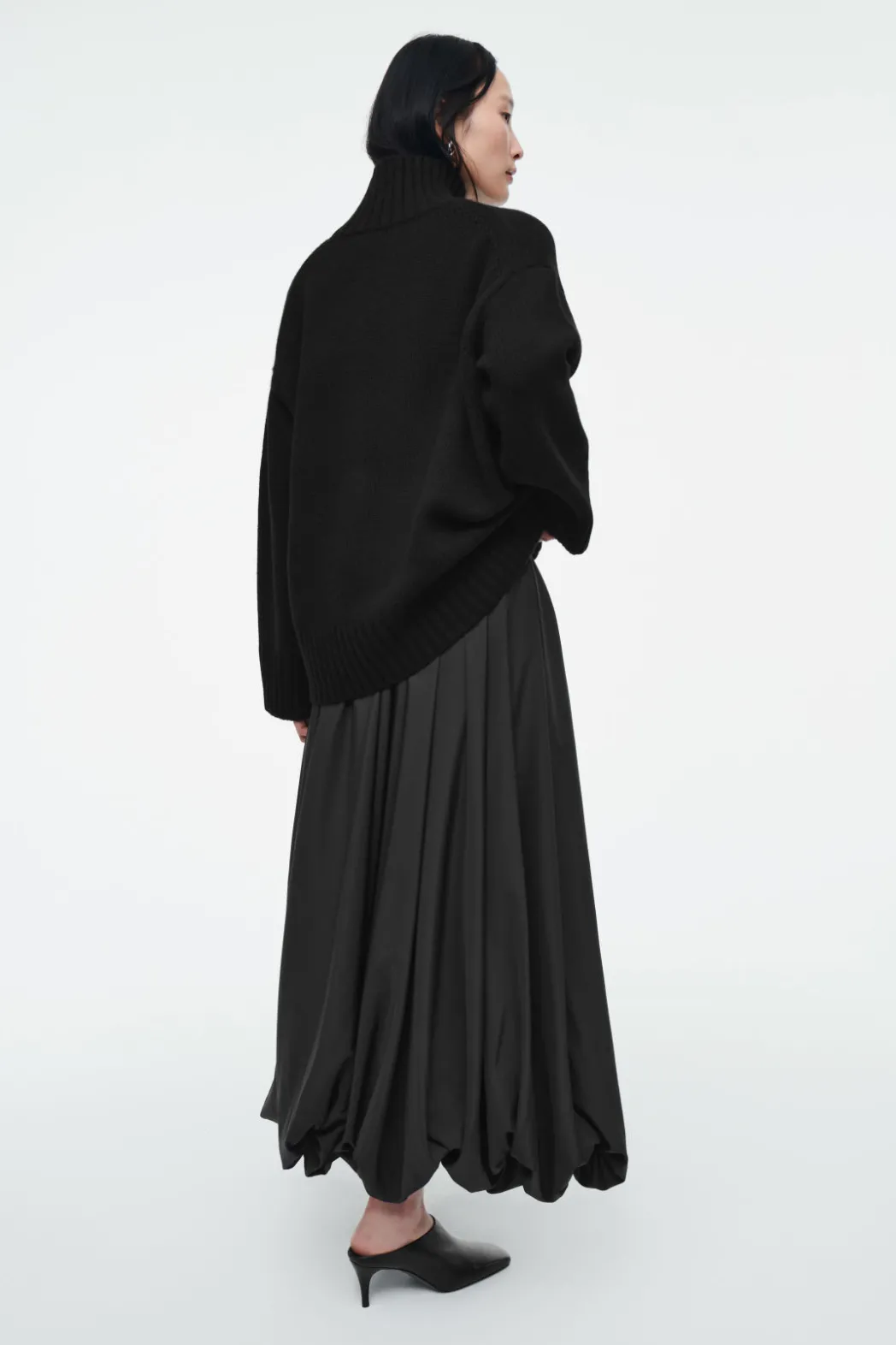 Outlet COS CHUNKY PURE CASHMERE TURTLENECK SWEATER BLACK