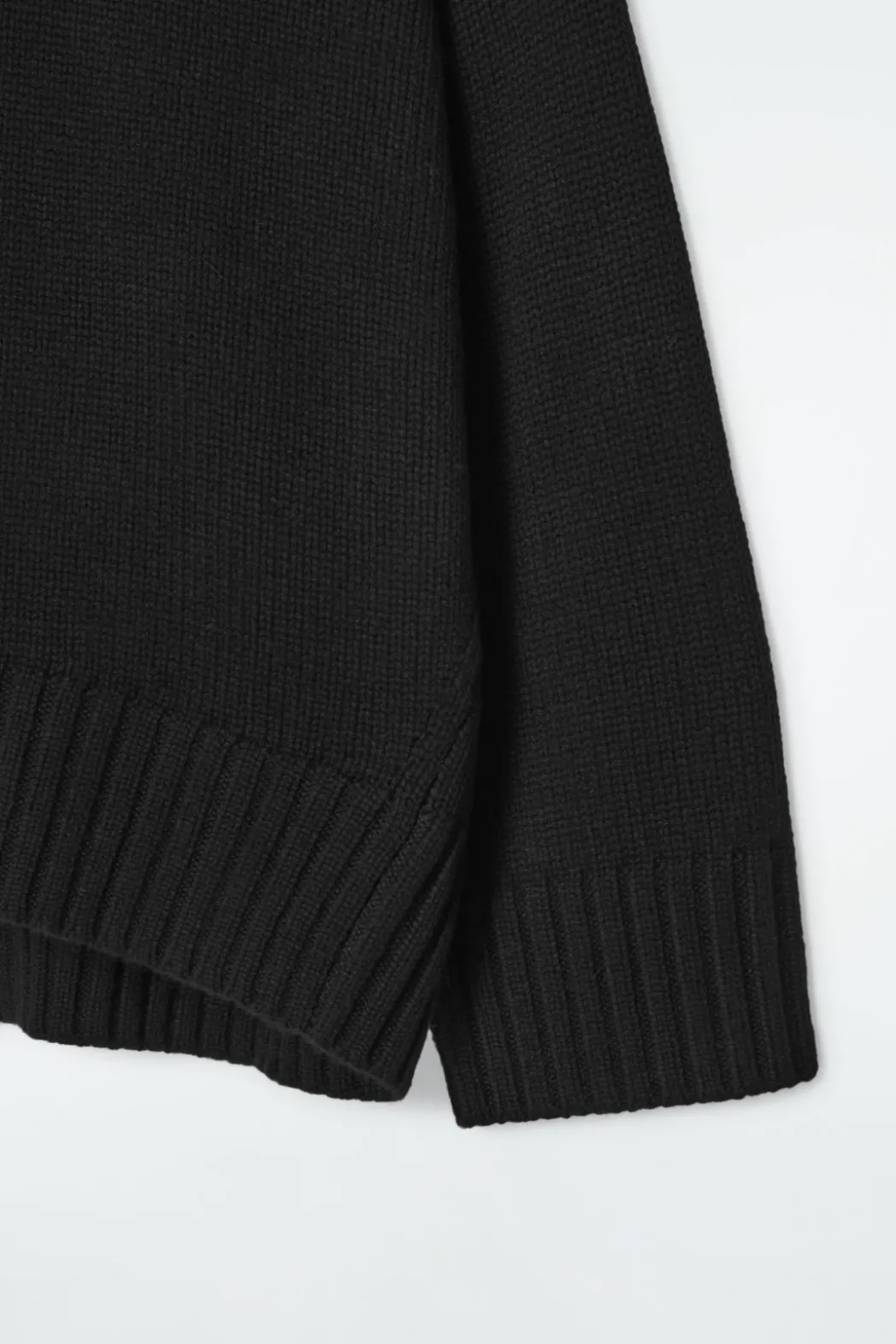Outlet COS CHUNKY PURE CASHMERE TURTLENECK SWEATER BLACK