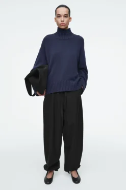 Sale COS CHUNKY PURE CASHMERE TURTLENECK SWEATER NAVY