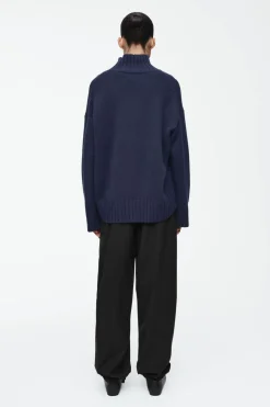 Sale COS CHUNKY PURE CASHMERE TURTLENECK SWEATER NAVY