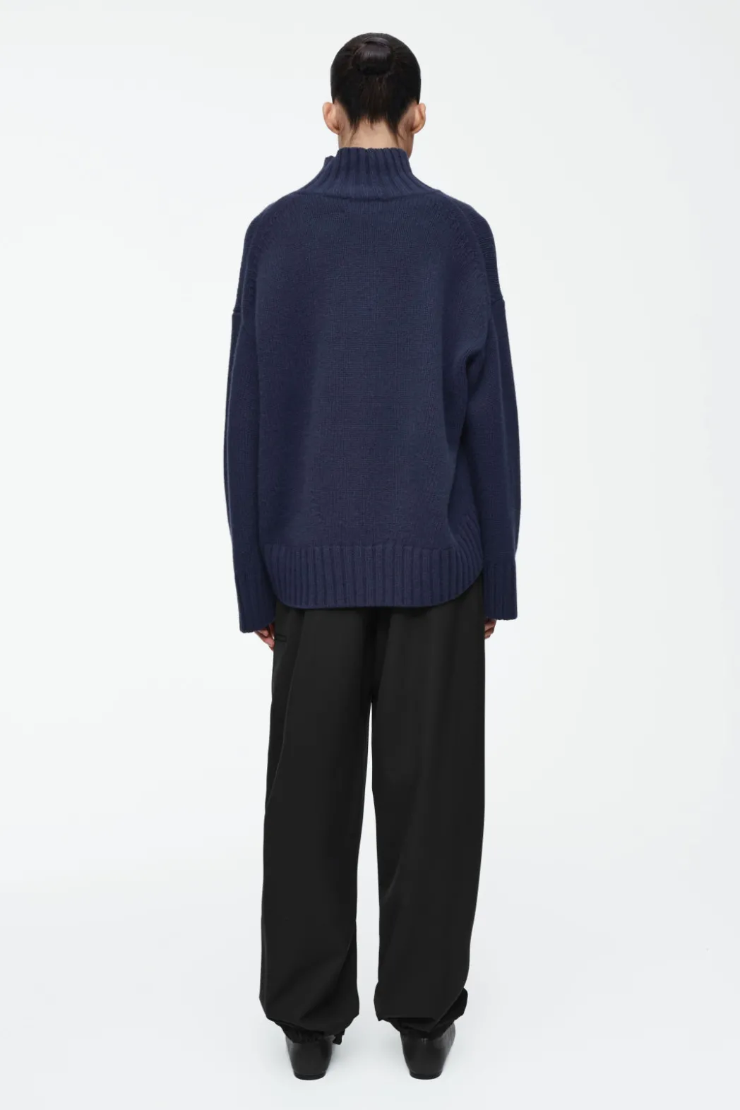 Sale COS CHUNKY PURE CASHMERE TURTLENECK SWEATER NAVY