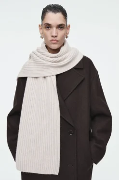 Online COS CHUNKY RIBBED PURE CASHMERE SCARF OFF-WHITE