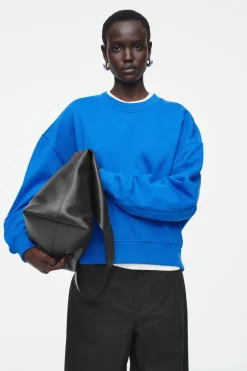 Outlet COS CLASSIC CREW-NECK SWEATSHIRT COBALT BLUE