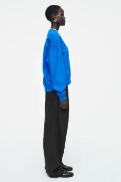 Outlet COS CLASSIC CREW-NECK SWEATSHIRT COBALT BLUE