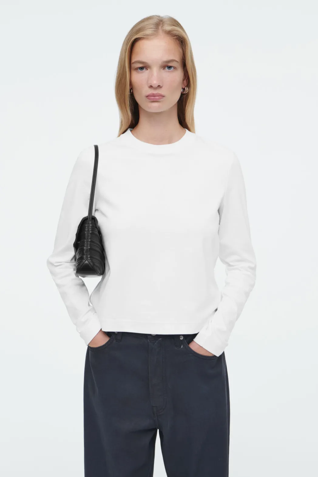 Discount COS CLEAN CUT REGULAR LONG-SLEEVED T-SHIRT white