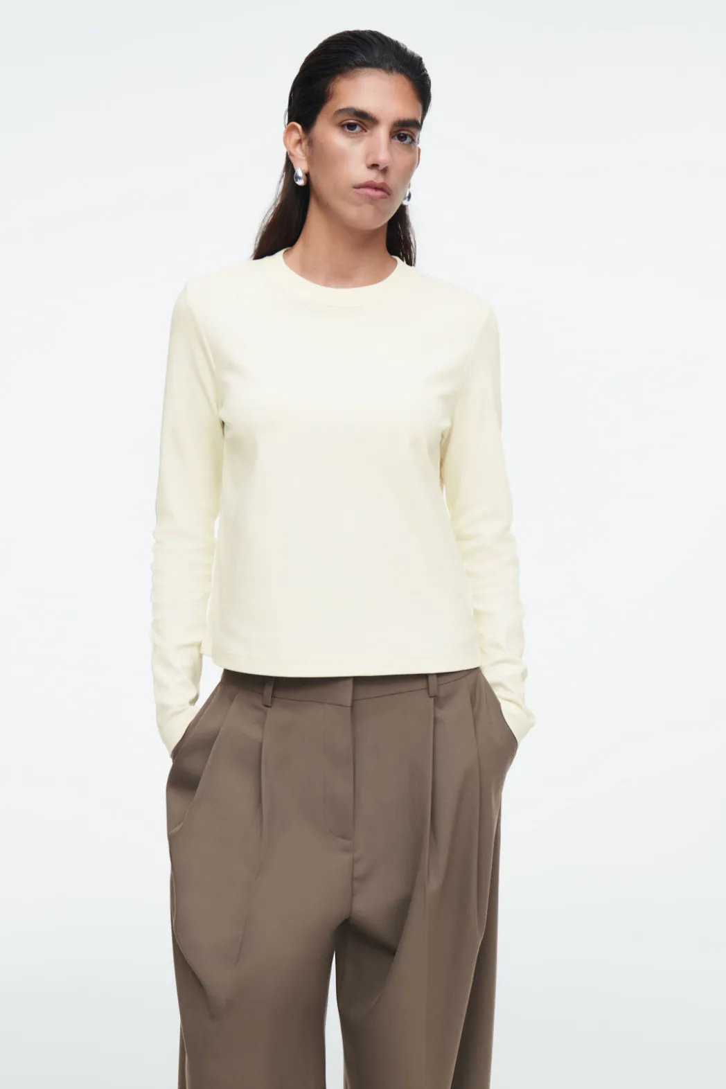 New COS CLEAN CUT REGULAR LONG-SLEEVED T-SHIRT BEIGE / UNDYED