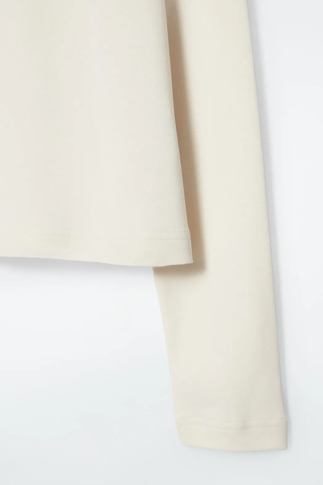 New COS CLEAN CUT REGULAR LONG-SLEEVED T-SHIRT BEIGE / UNDYED