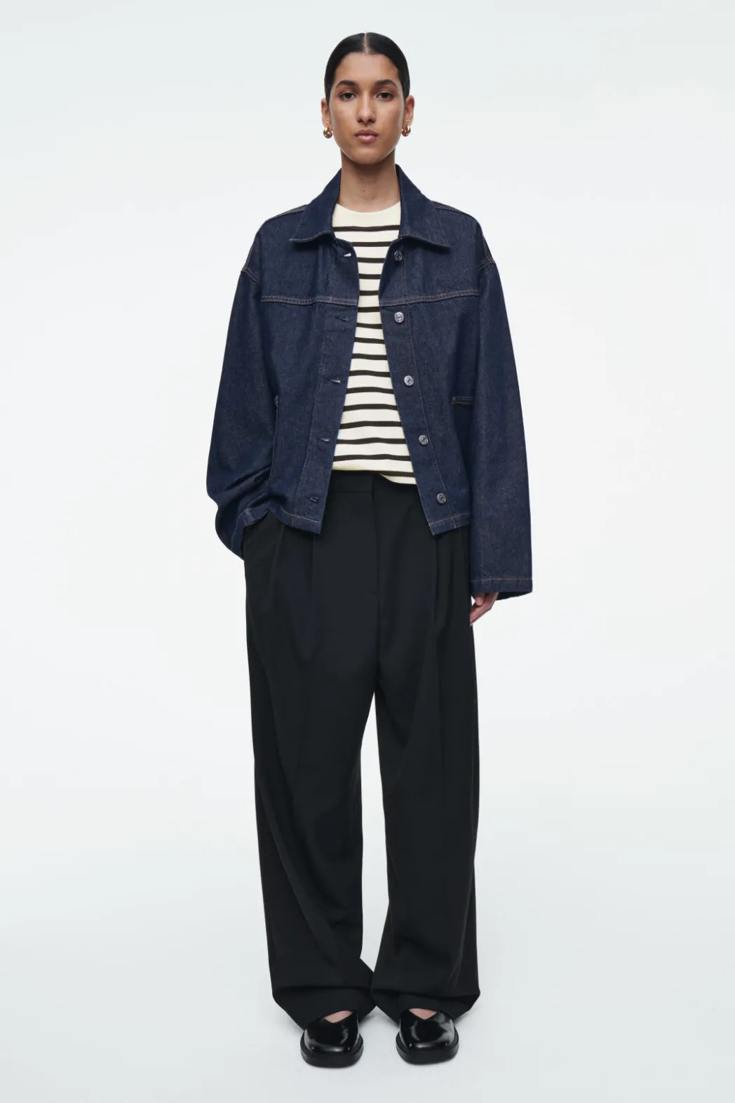 New COS CLEAN CUT REGULAR LONG-SLEEVED T-SHIRT NAVY