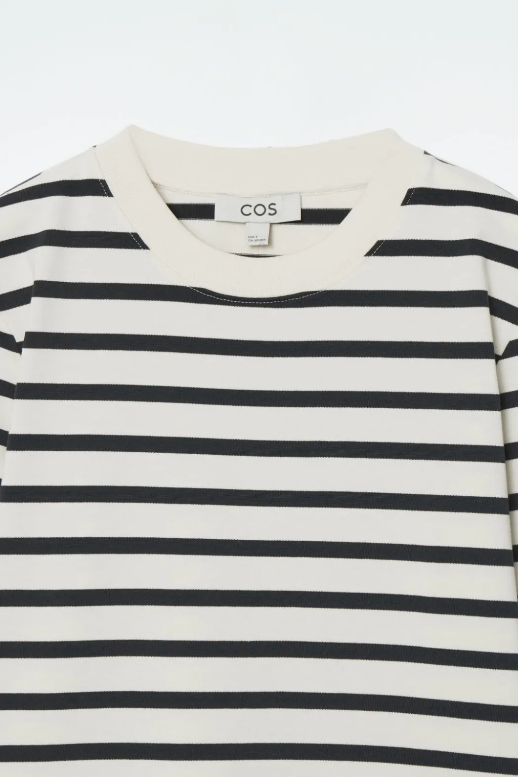 New COS CLEAN CUT REGULAR LONG-SLEEVED T-SHIRT NAVY