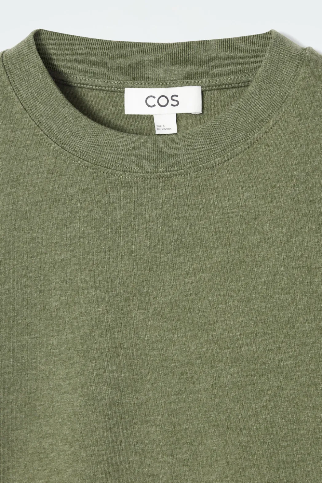 Discount COS CLEAN CUT REGULAR LONG-SLEEVED T-SHIRT GREEN MÉLANGE