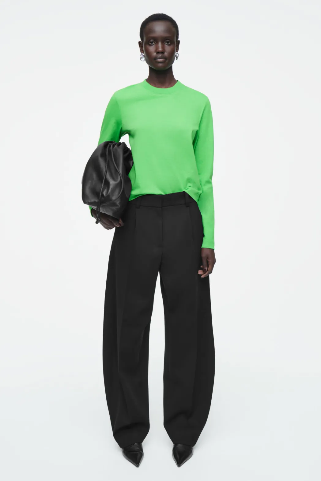 New COS CLEAN CUT REGULAR LONG-SLEEVED T-SHIRT BRIGHT GREEN