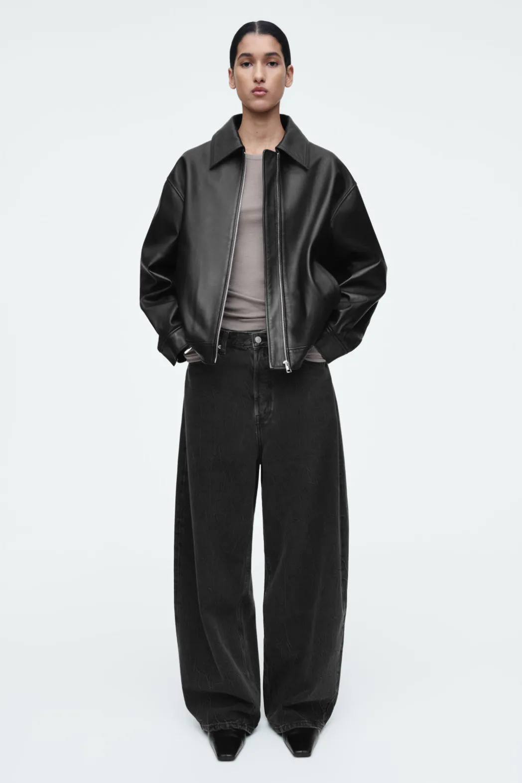 Discount COS COAST WIDE-LEG JEANS CRINKLED BLACK