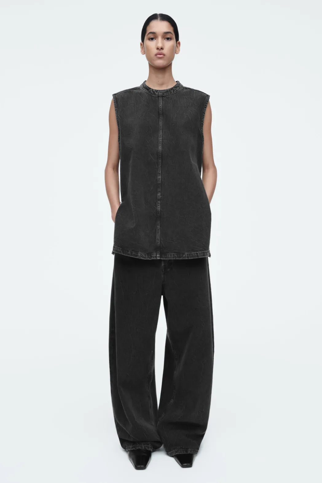 Discount COS COAST WIDE-LEG JEANS CRINKLED BLACK