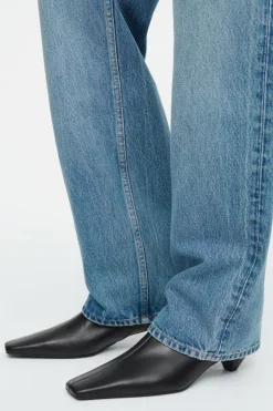 Online COS COLUMN STRAIGHT-LEG JEANS LIGHT BLUE