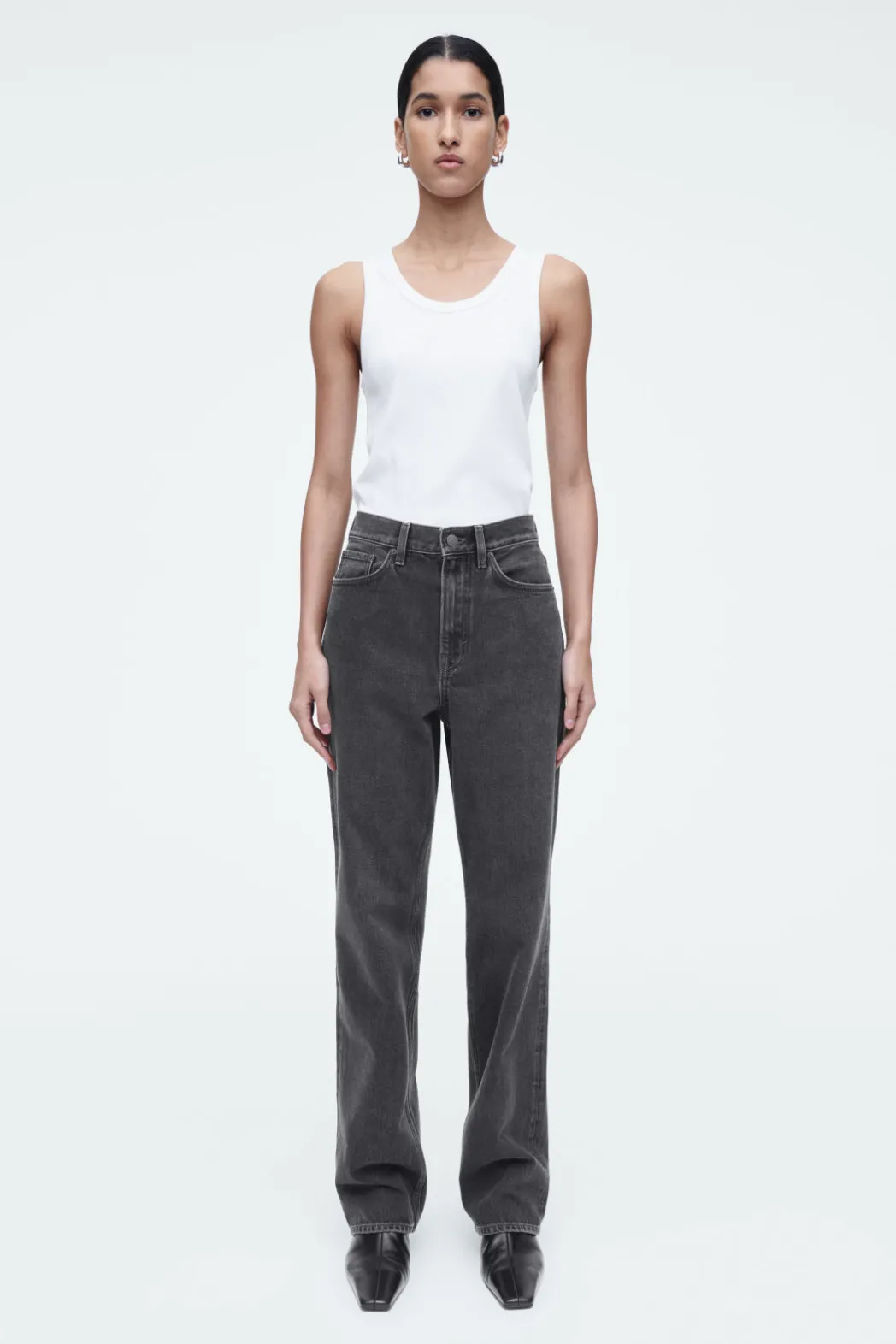 Outlet COS COLUMN STRAIGHT-LEG JEANS FADED BLACK