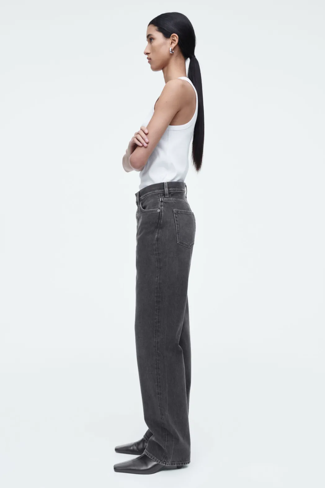 Outlet COS COLUMN STRAIGHT-LEG JEANS FADED BLACK