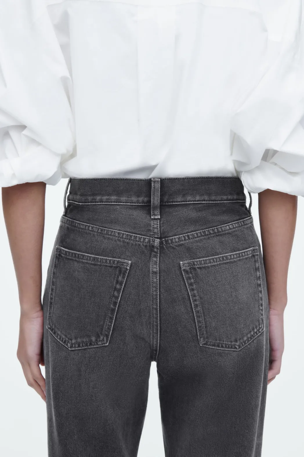 Outlet COS COLUMN STRAIGHT-LEG JEANS FADED BLACK