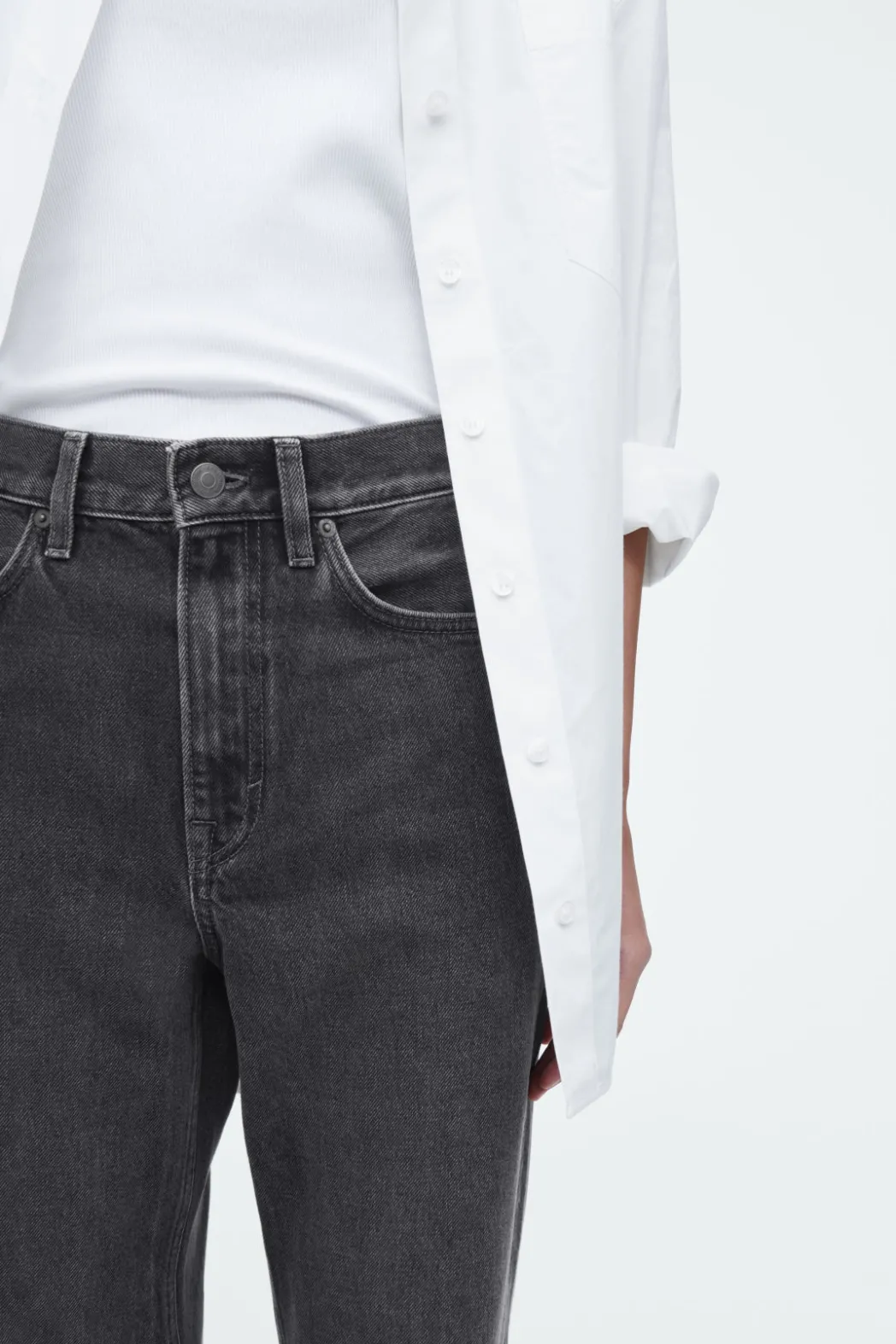 Outlet COS COLUMN STRAIGHT-LEG JEANS FADED BLACK
