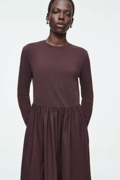 New COS CONTRAST-PANEL LONG-SLEEVED MIDI DRESS BURGUNDY