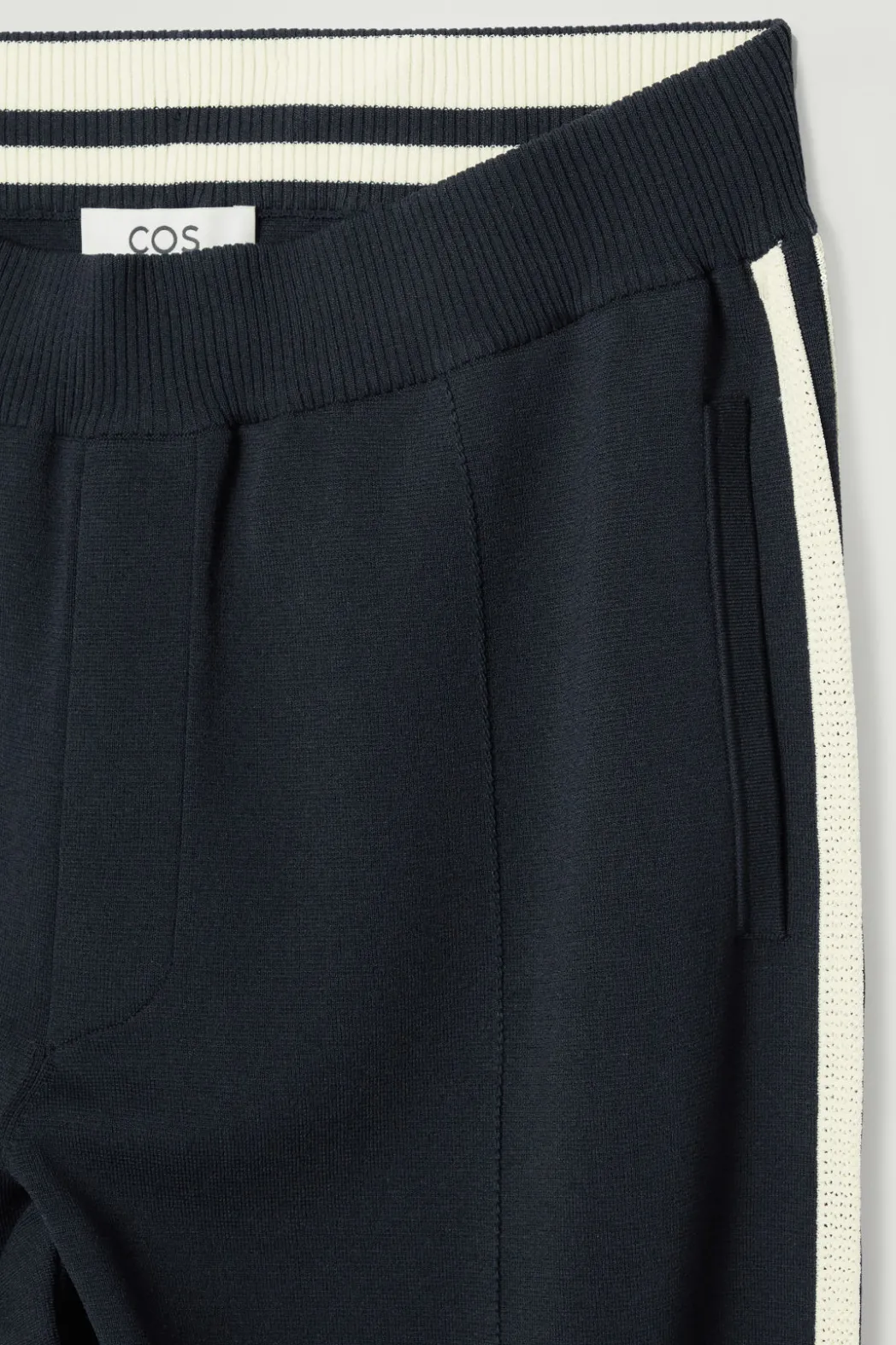 Outlet COS CONTRAST-STRIPE KNITTED JOGGERS NAVY / IVORY