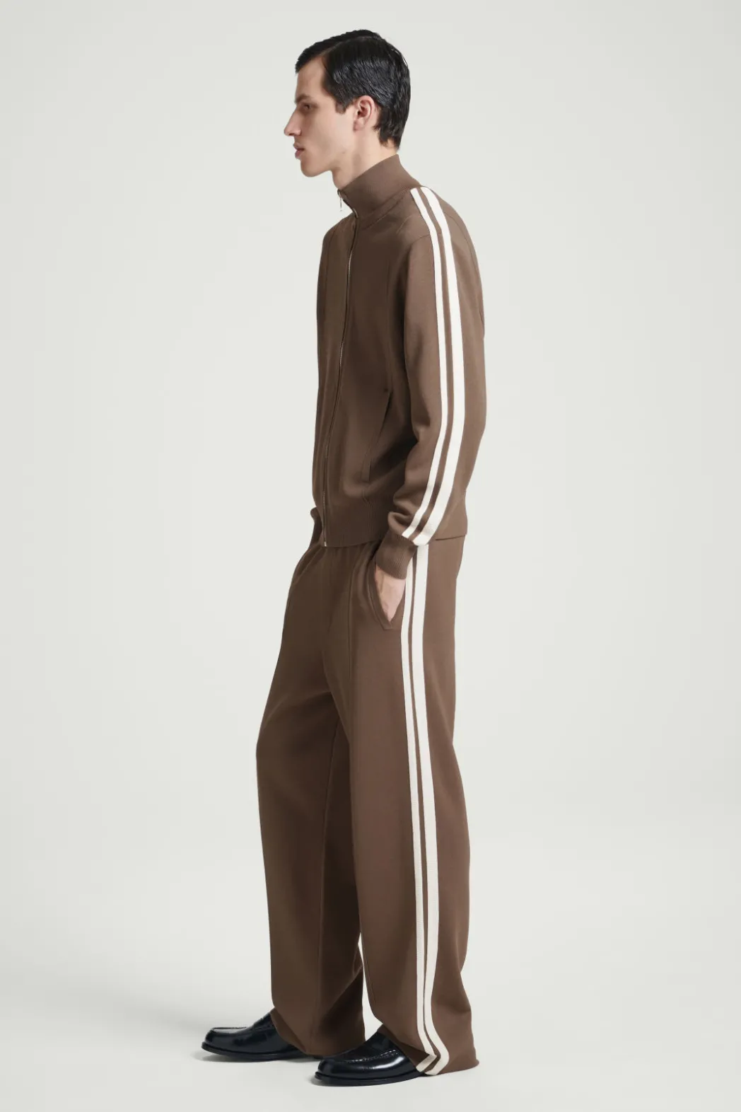 Discount COS CONTRAST-STRIPE KNITTED TRACK JACKET BROWN / IVORY