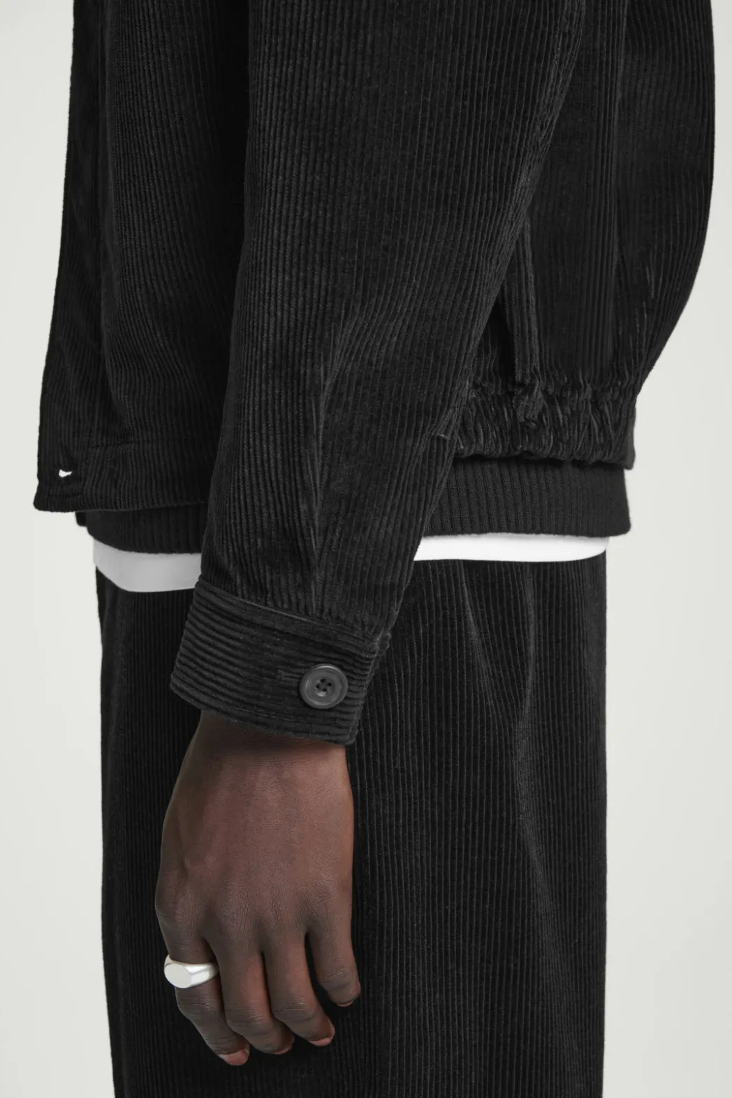 Sale COS CORDUROY OVERSHIRT BLACK