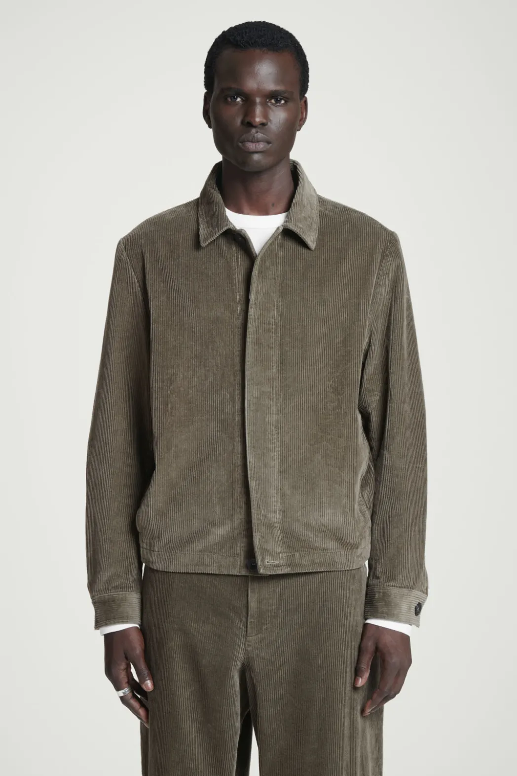 Outlet COS CORDUROY OVERSHIRT DARK KHAKI