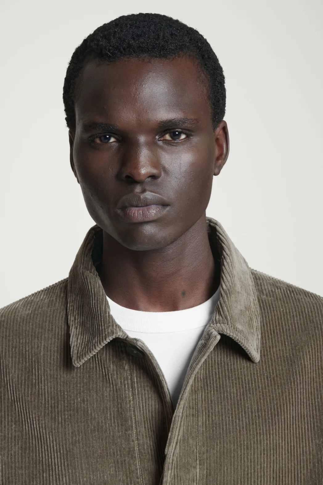 Outlet COS CORDUROY OVERSHIRT DARK KHAKI
