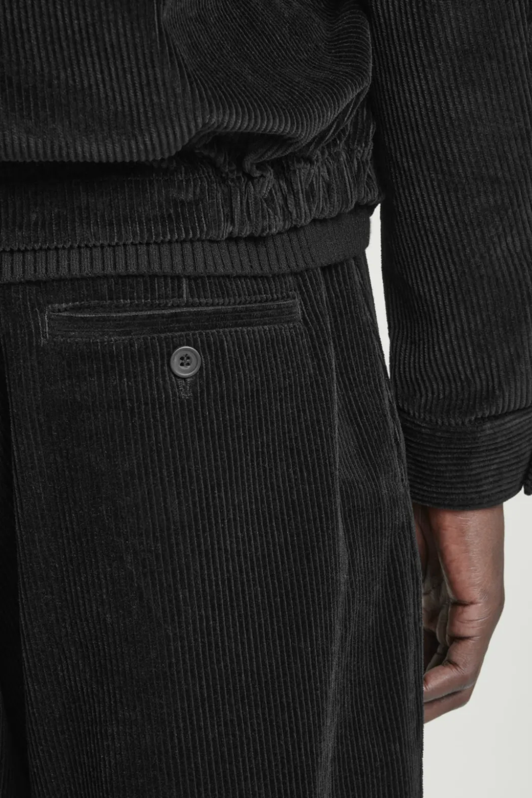 Best COS CORDUROY WIDE-LEG PANTS BLACK