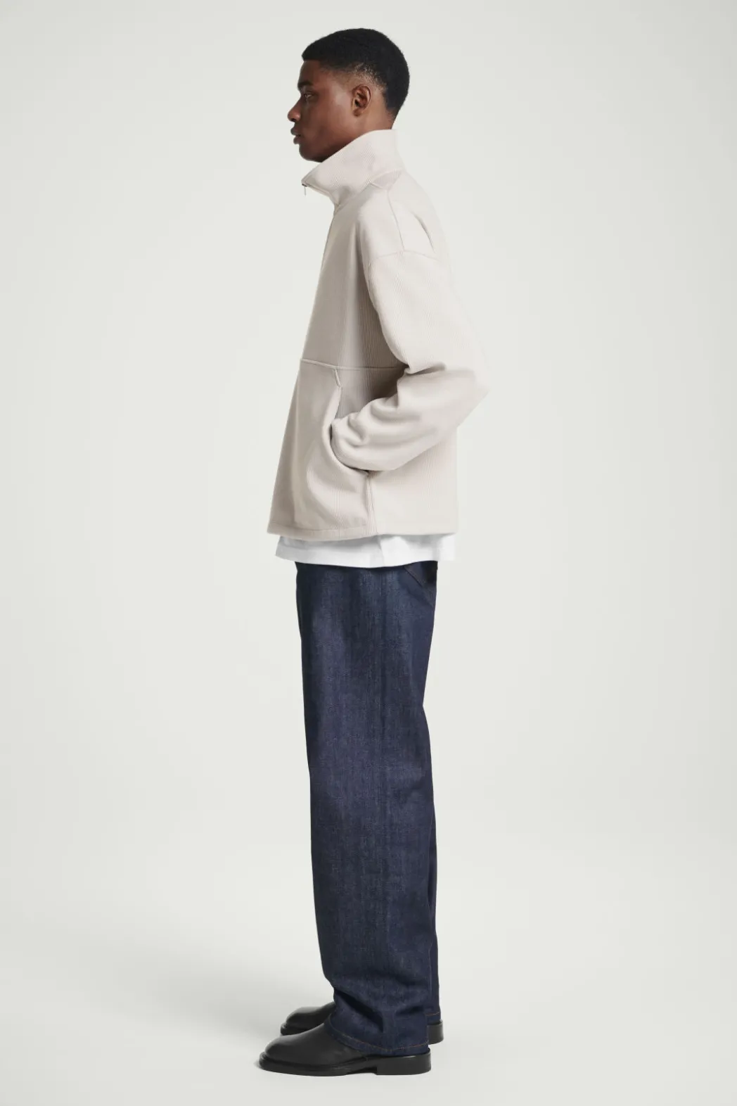 Outlet COS CORDUROY-JERSEY HALF-ZIP SWEATSHIRT LIGHT MOLE