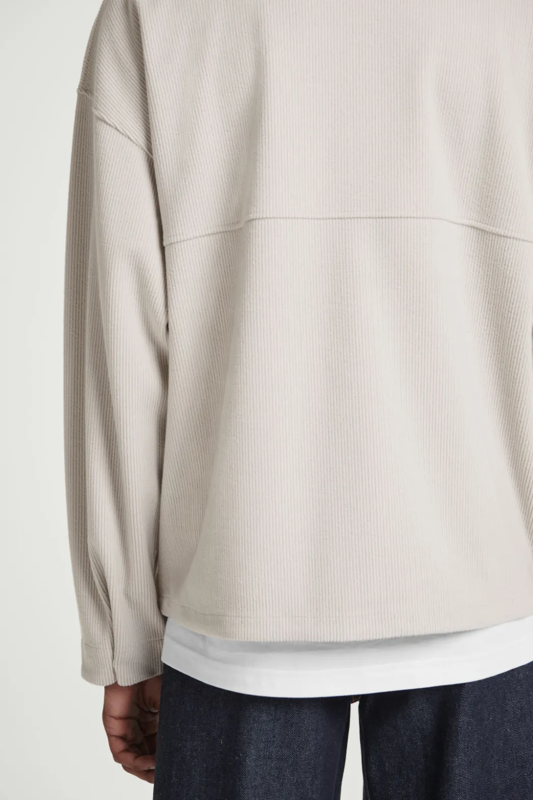 Outlet COS CORDUROY-JERSEY HALF-ZIP SWEATSHIRT LIGHT MOLE