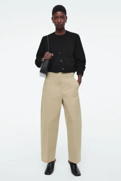 Online COS COTTON-TWILL CHINOS BEIGE