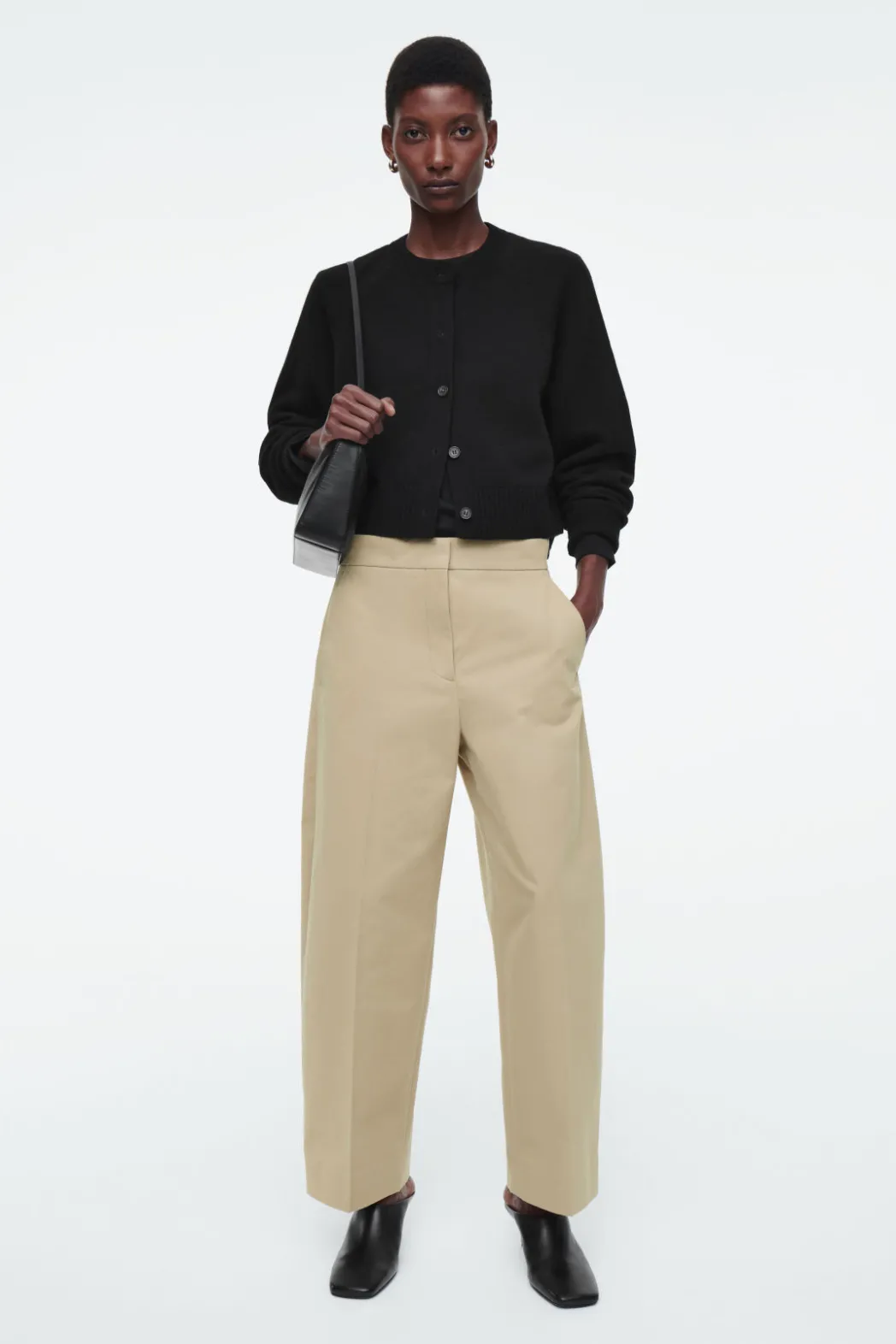 Online COS COTTON-TWILL CHINOS BEIGE