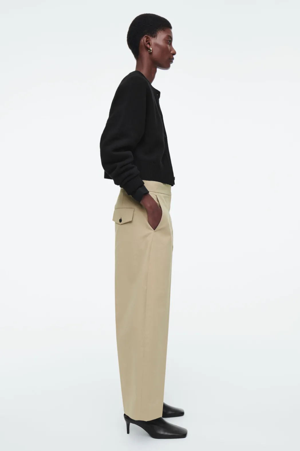 Online COS COTTON-TWILL CHINOS BEIGE