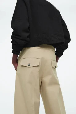 Online COS COTTON-TWILL CHINOS BEIGE