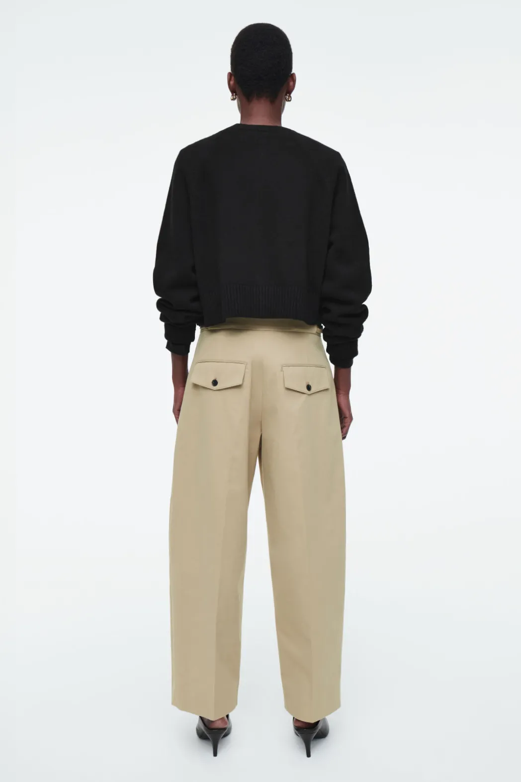 Online COS COTTON-TWILL CHINOS BEIGE
