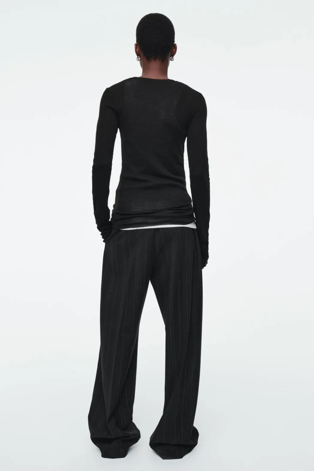 Outlet COS CREW-NECK MERINO WOOL TOP BLACK