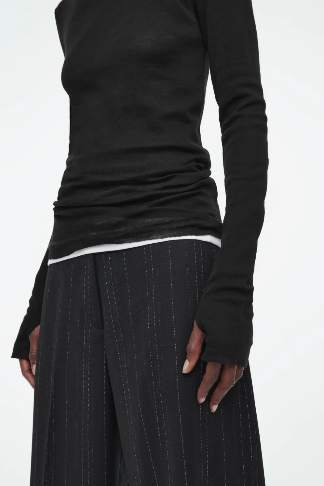 Outlet COS CREW-NECK MERINO WOOL TOP BLACK