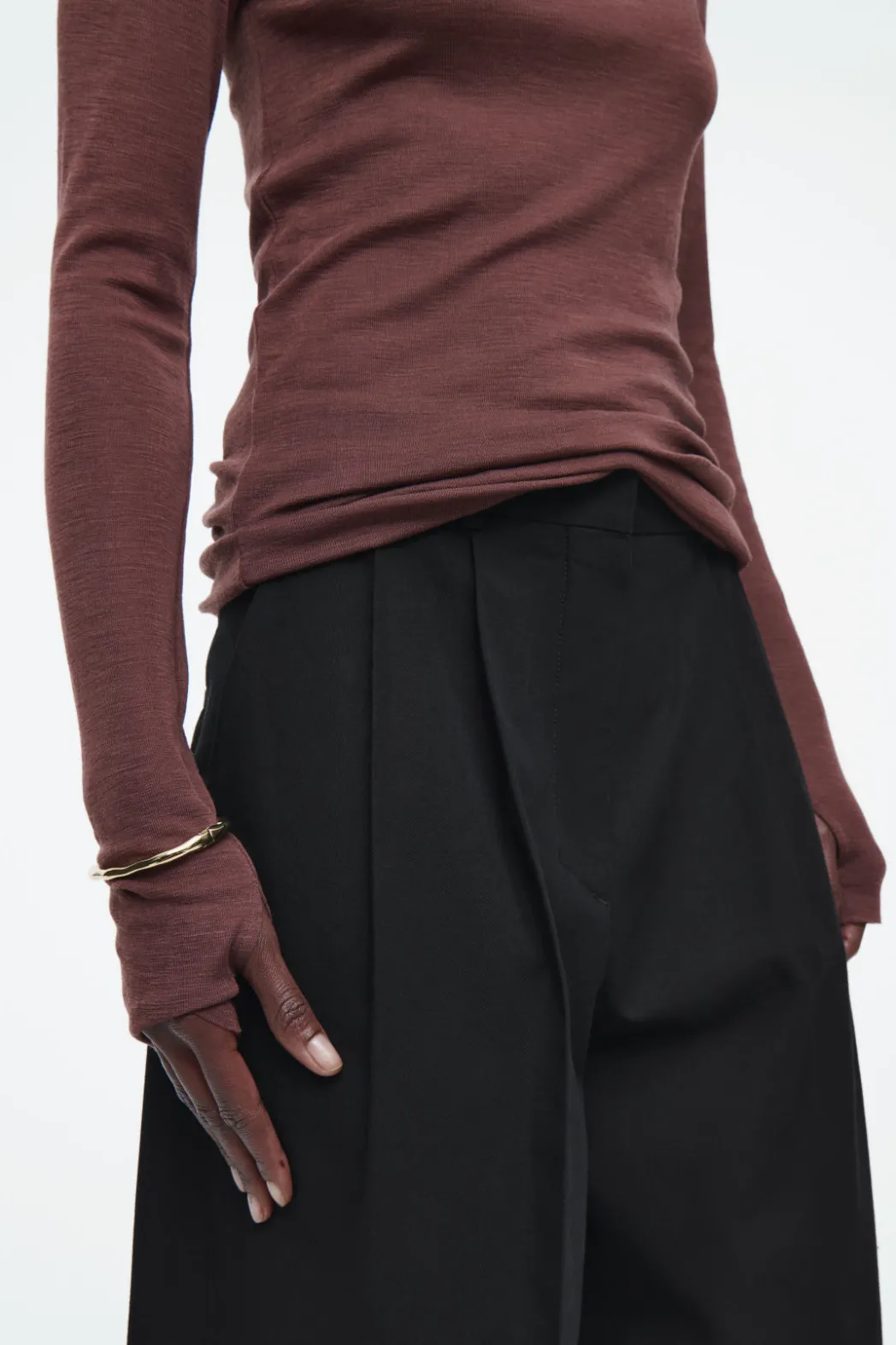 Sale COS CREW-NECK MERINO WOOL TOP BROWN