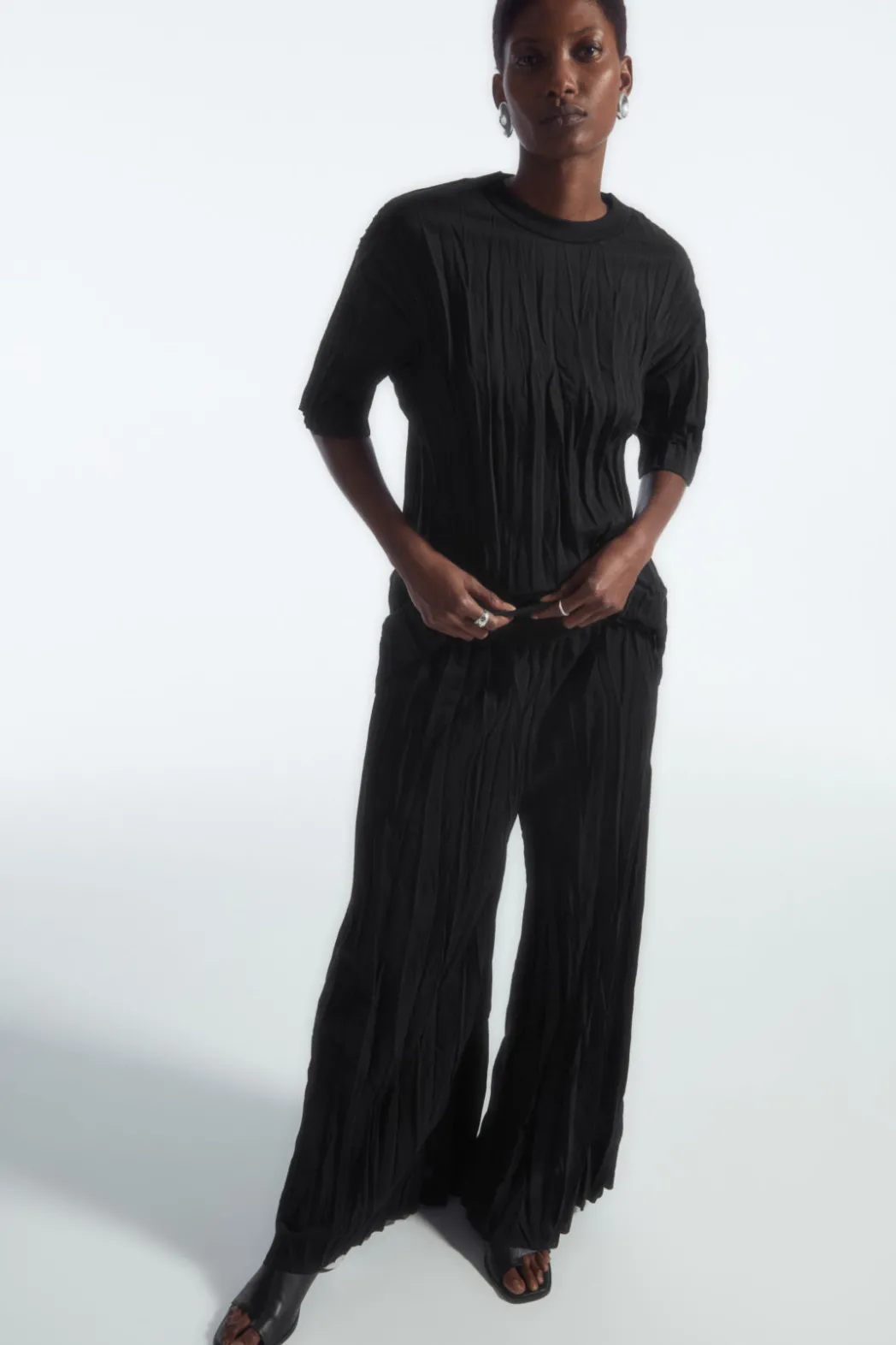 Clearance COS CRINKLED JERSEY WIDE-LEG PANTS BLACK