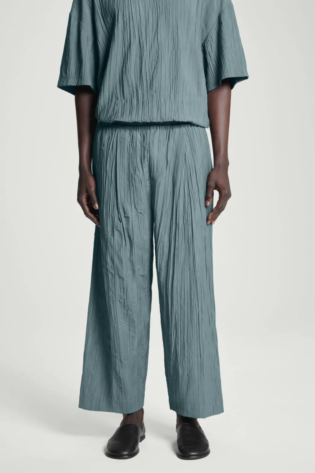 Hot COS CRINKLED WIDE-LEG PANTS BLUE