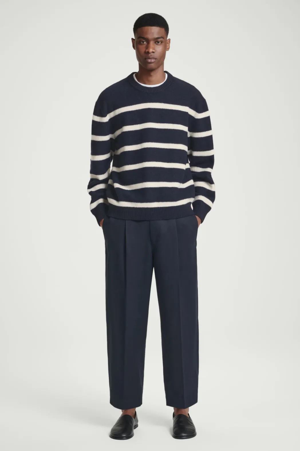 COS CROPPED BARREL-LEG PANTS NAVY