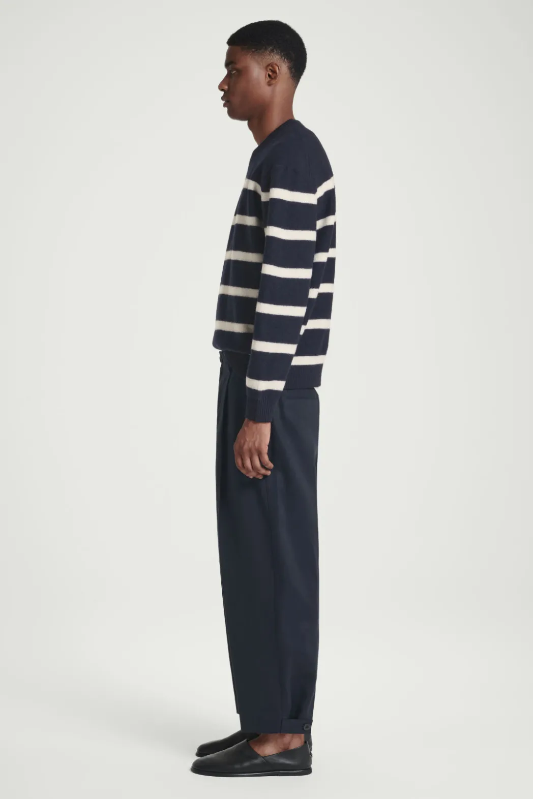 COS CROPPED BARREL-LEG PANTS NAVY
