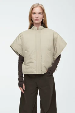 COS CROPPED PADDED HYBRID VEST BEIGE