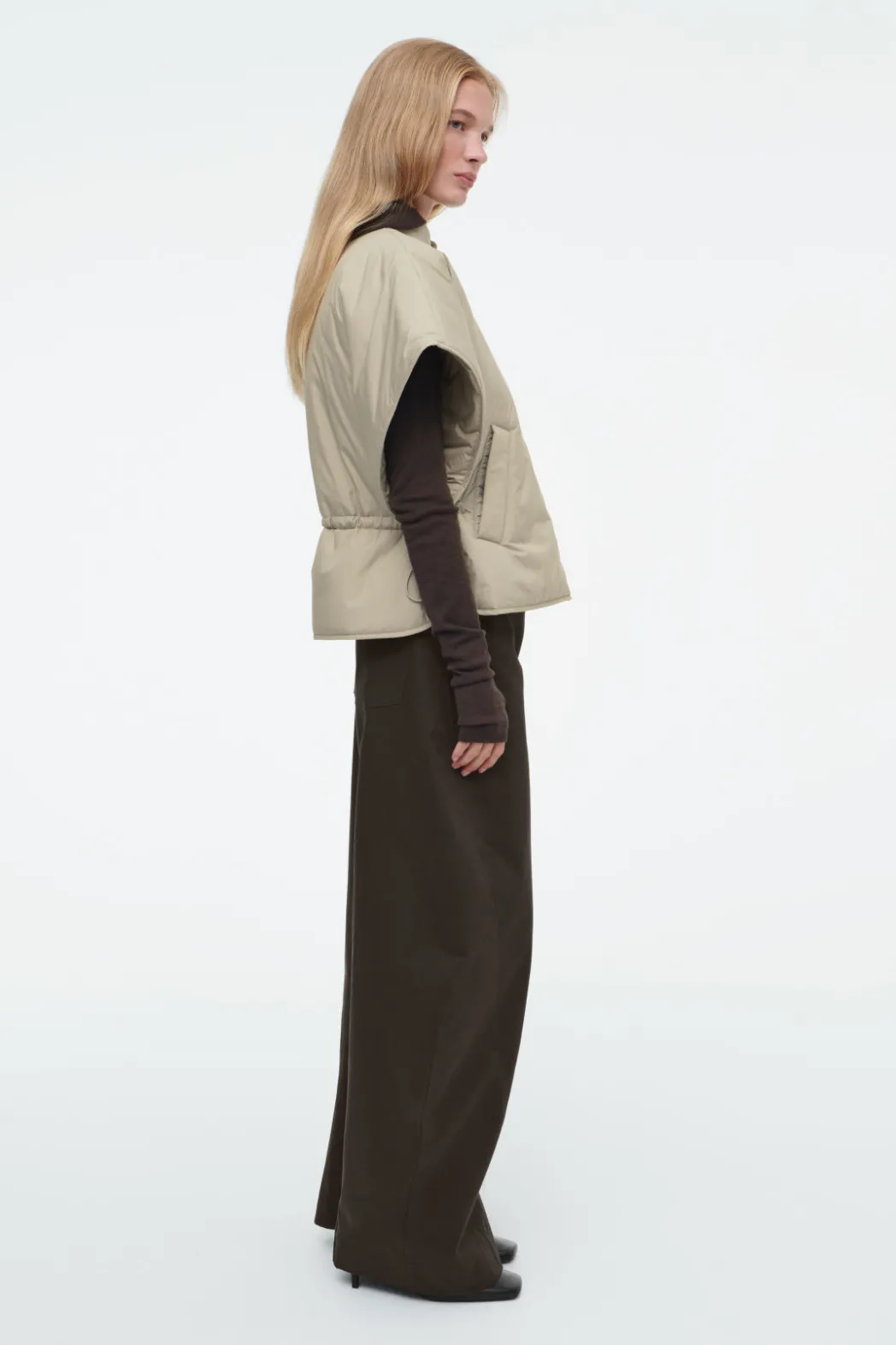COS CROPPED PADDED HYBRID VEST BEIGE